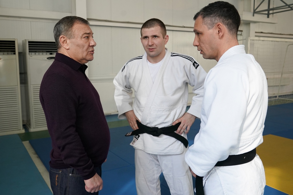 На что обращать внимание выбирая школу дзюдо? Arkadii_rotenberg_judo