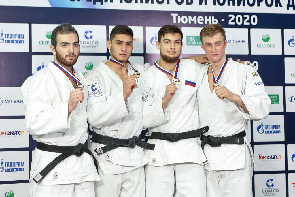 пьедестал 100