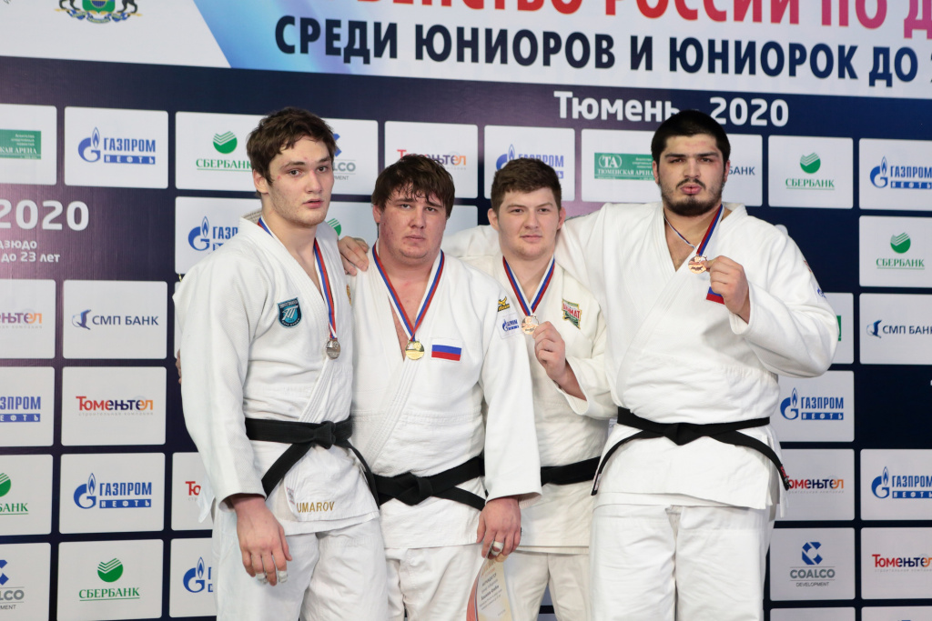 пьедестал 100+